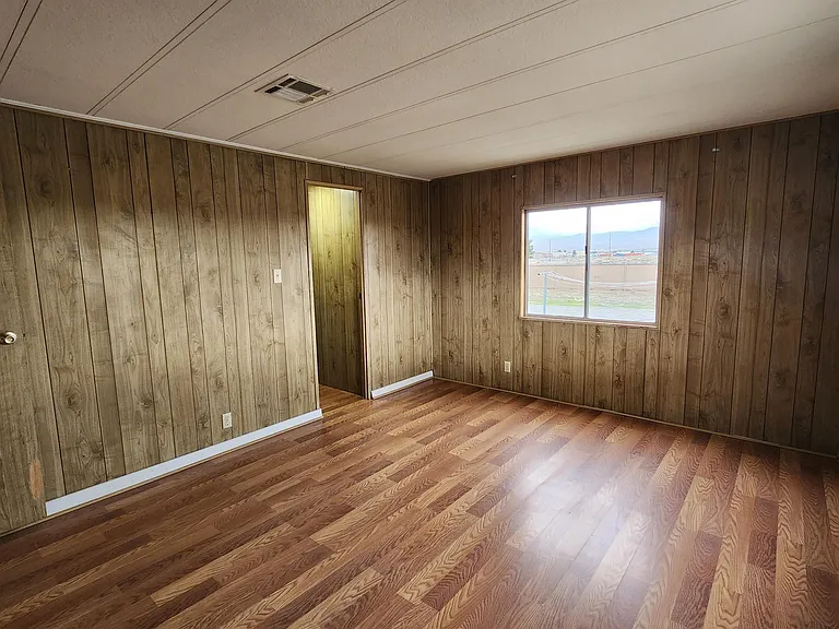 1111 W Hardy Ln #B — Photo 17
