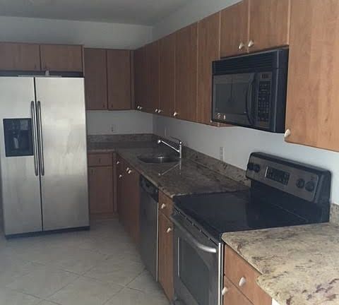 4th image of 401 69th St #12