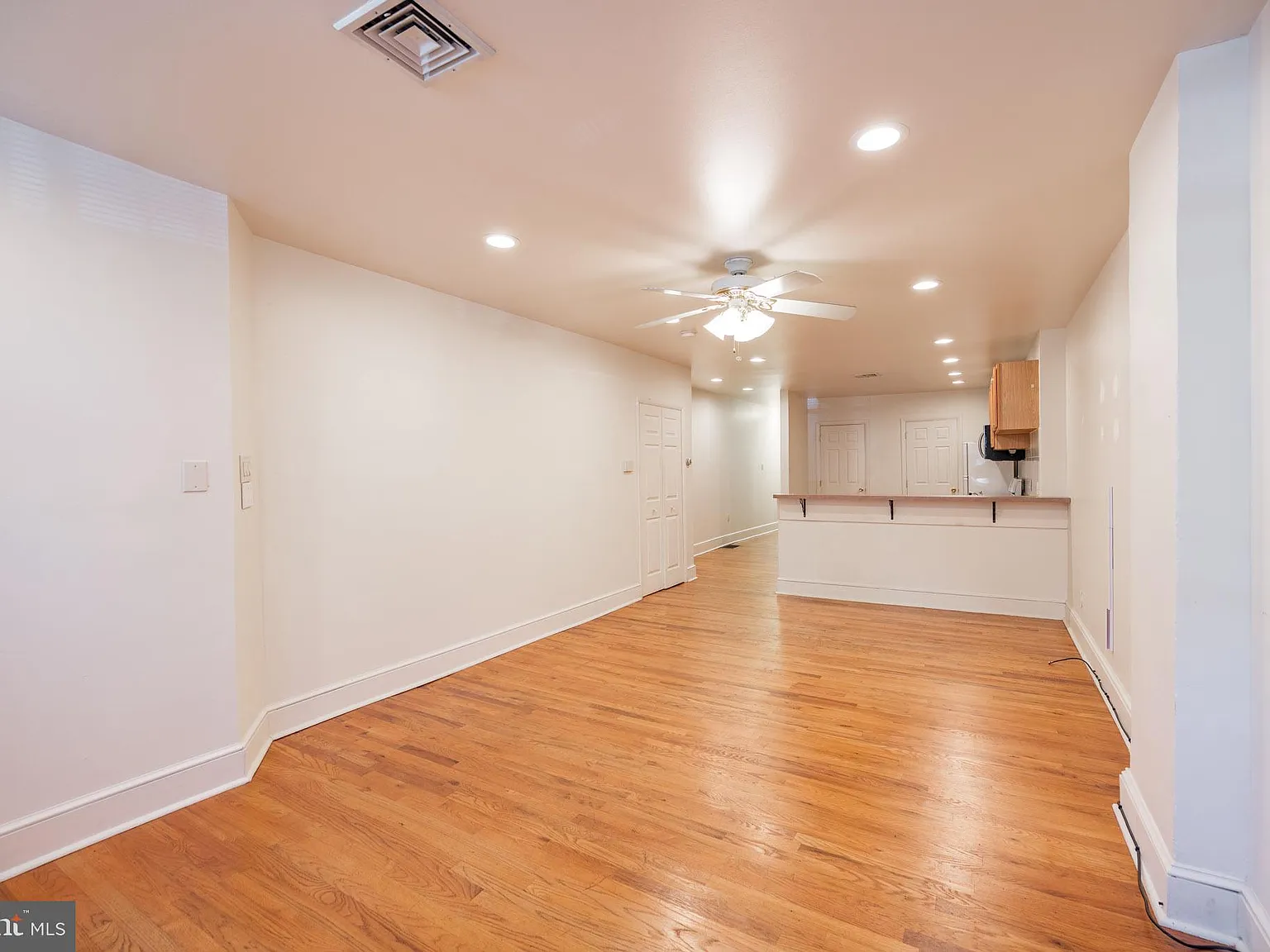 1 bed, 1.0 bath, $1,500 — Photo 2