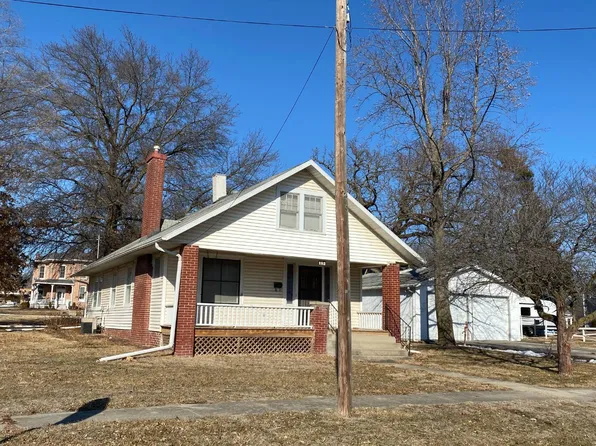 102 E South St, Albany, MO 64402