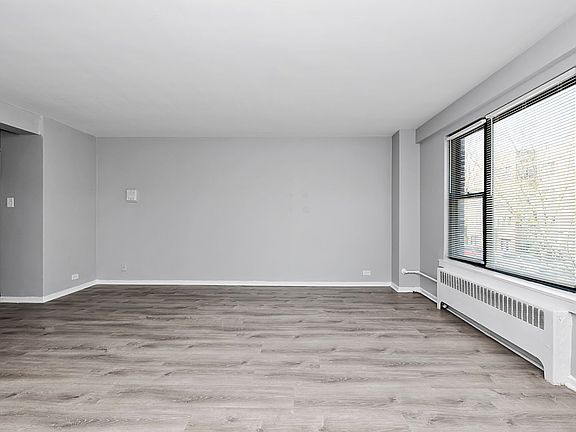 5th image of 7200 S Coles Ave #210