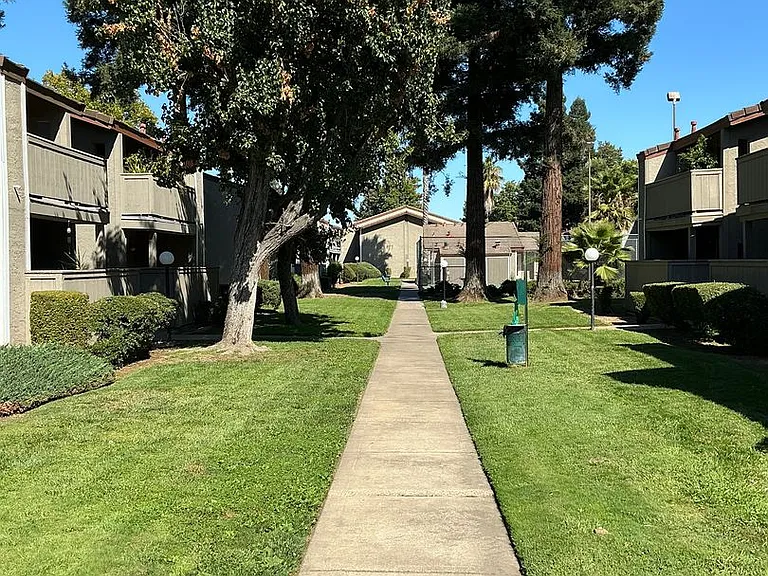 Sunflorin Village Apartments — Photo 58