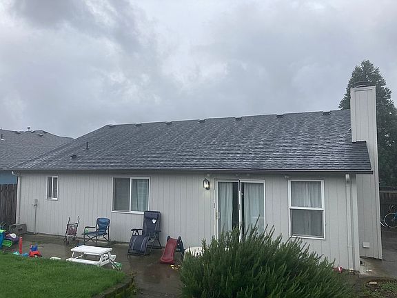 2nd image of 9211 NE 136th Ave