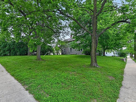 5th image of 137 Proudfit St