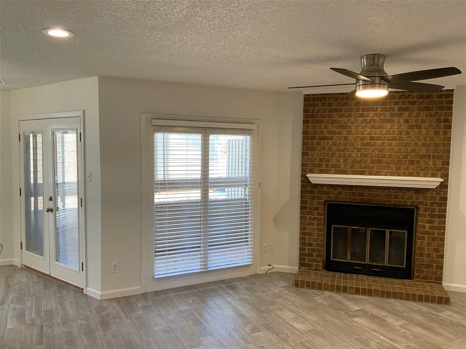 1 bed, 792 sqft, $1,350 — Photo 4