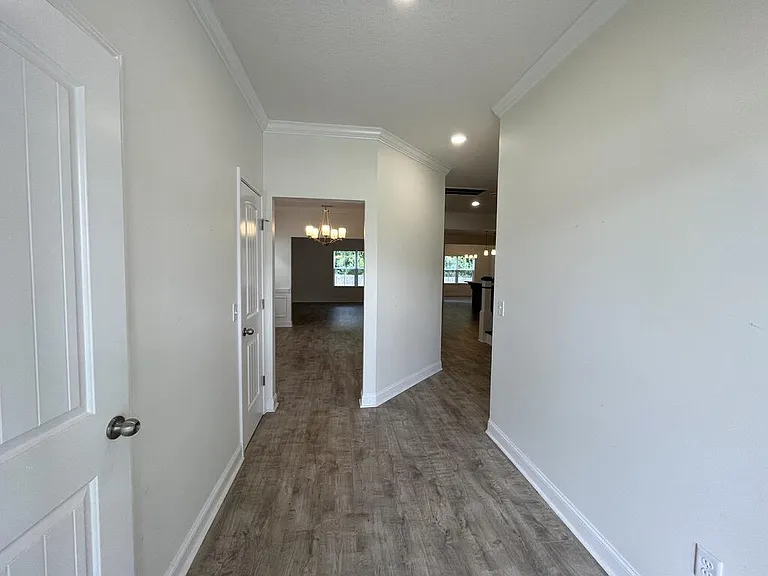 679 Fairview Cir — Photo 3