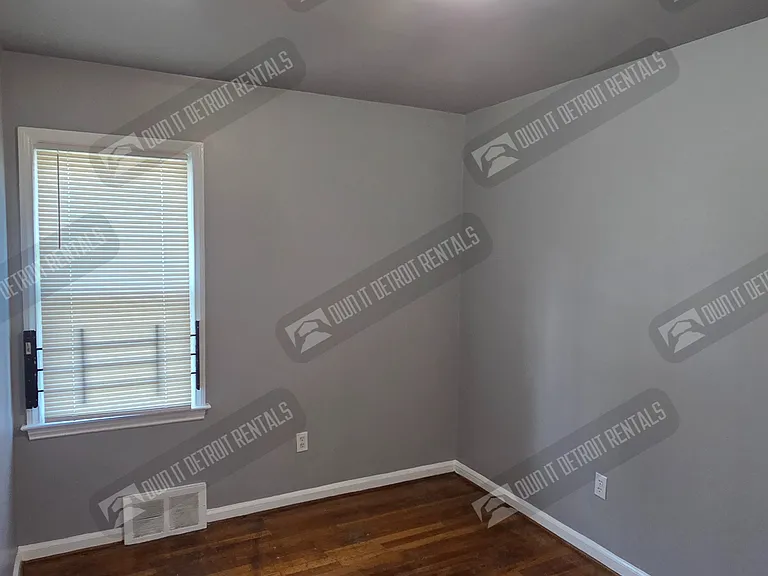 16670 Collingham Dr — Photo 8
