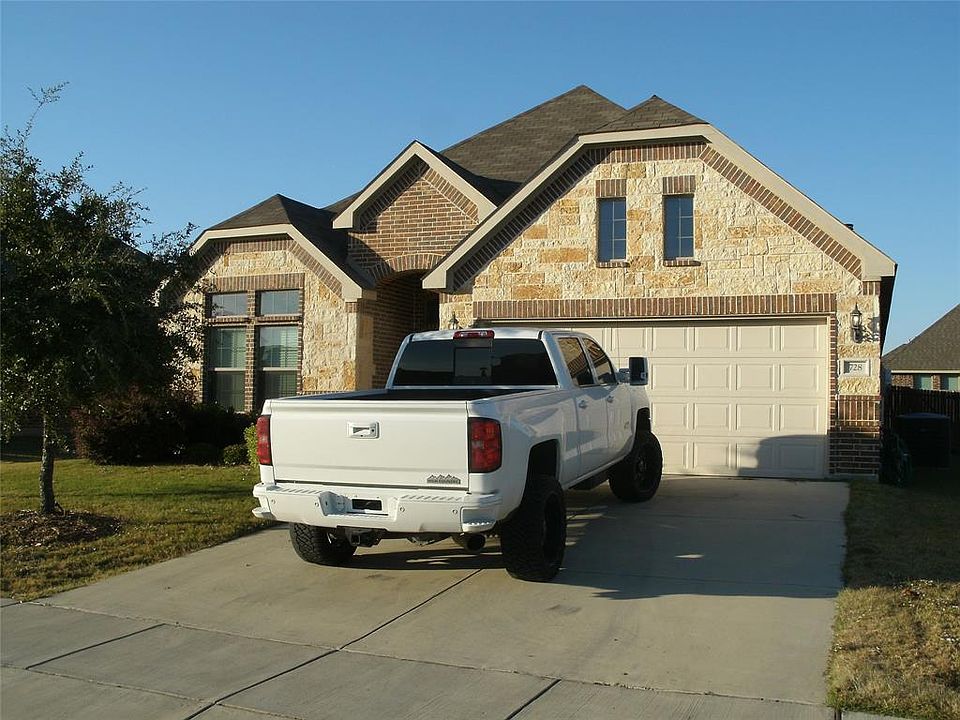 1st image of 728 Shadow River Dr