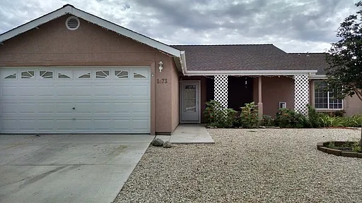 1473 Grey Bluffs Dr photo 1