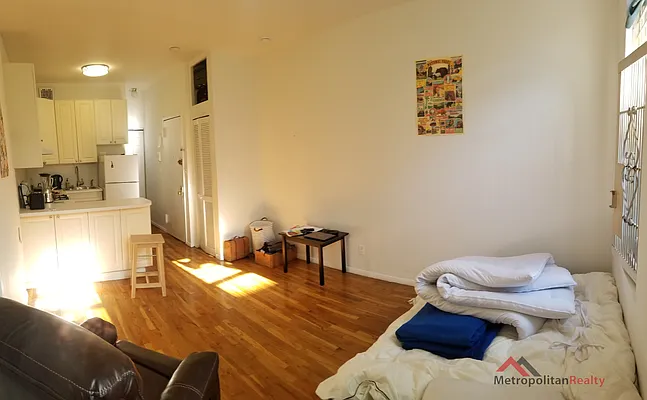 Rented by Metropolitan Realty | media 6