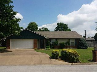 2125 W Harvard St, Siloam Springs, AR 72761