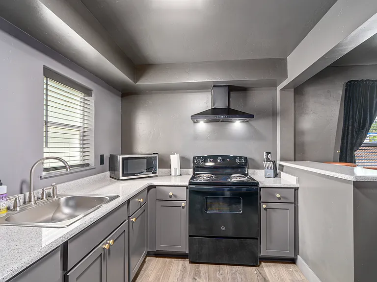 219 E Coeur Dalene Lake Dr #10 — Photo 9