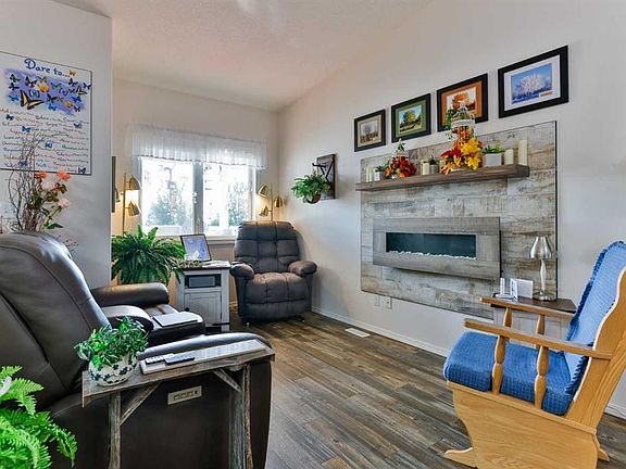 3rd image of 717 W Centre St #7