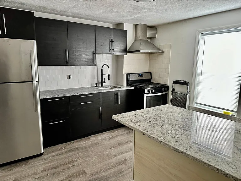 45 Holland St #45 — Photo 1