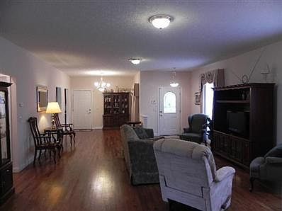 3rd image of 5606 Olde Winton Ct