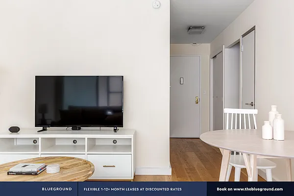 Rented by The Blueground | media 2