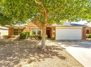 816 Forest Grove Ln, Crowley, TX 76036