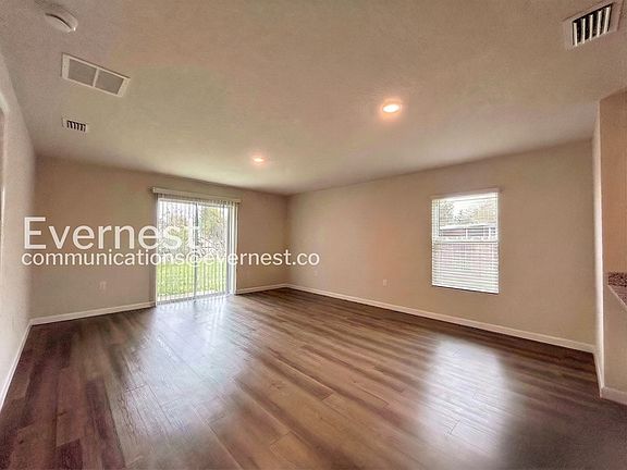 4th image of 25 Raeland Ln