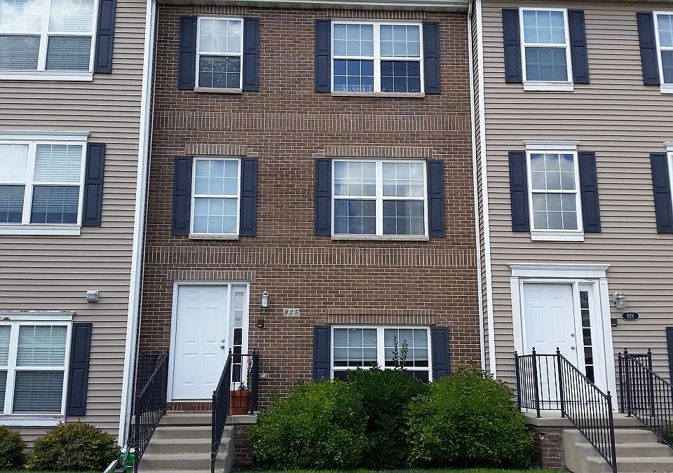 1st image of 925 NE Kamies Ln