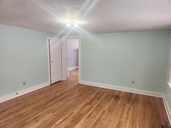 5th image of 2417 Baker St