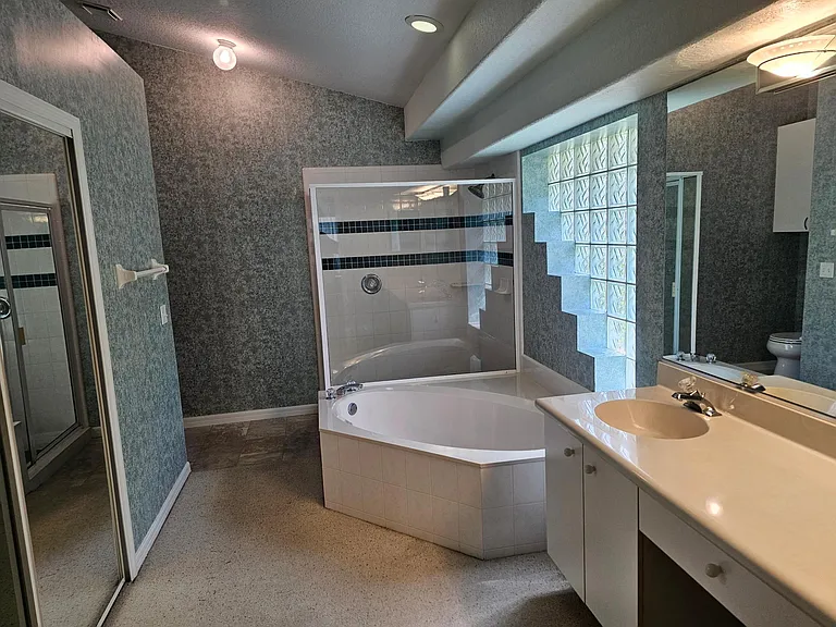 5 Villa Lago Ln — Photo 17