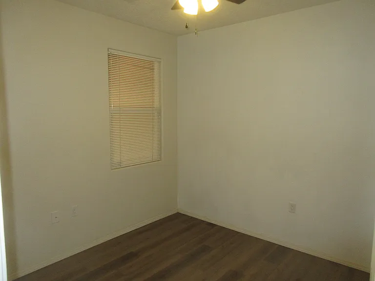 Guest Bedroom #1 or Home Office