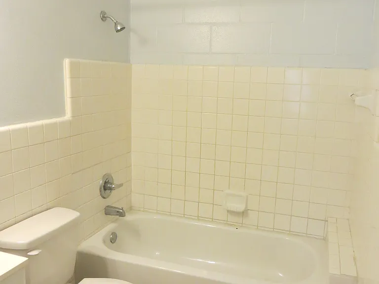 315 NW 19th Ln #1 — Photo 8
