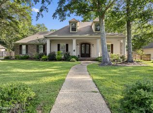 3208 Oakleigh Cir, Ocean Springs, MS 39564