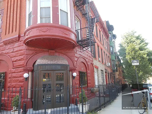 Rented by Highline Residential | media 29