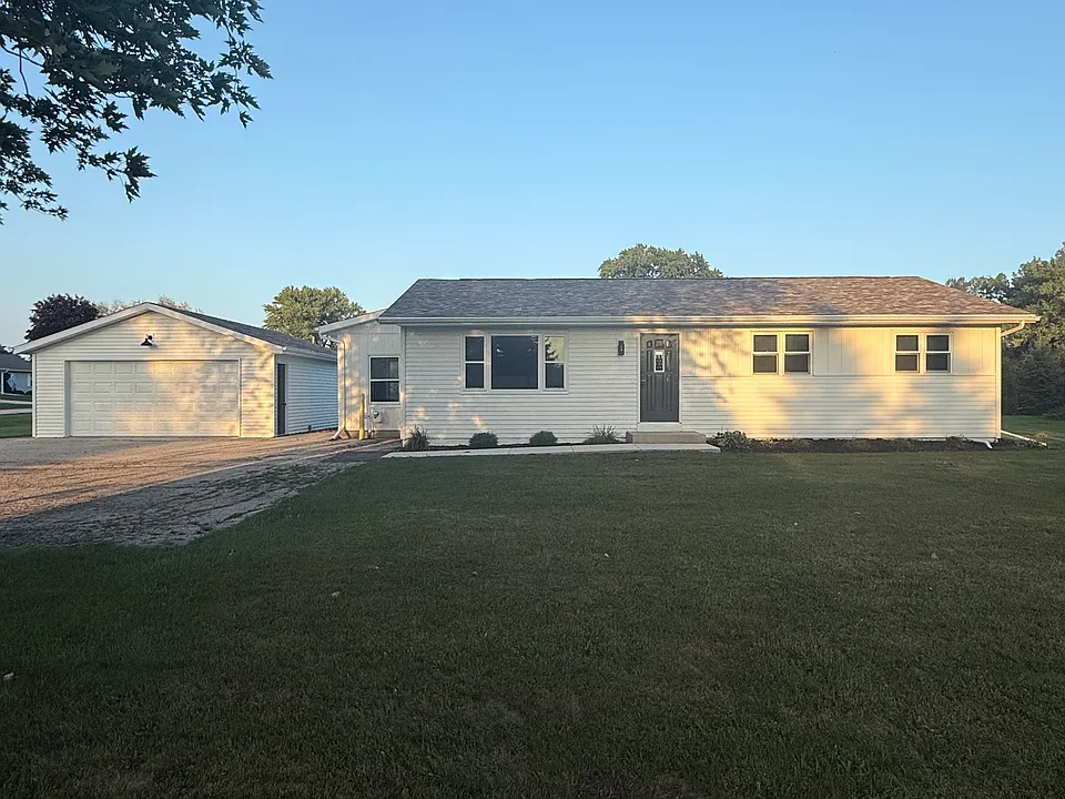 W4820 Main St