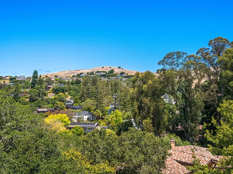 10 Warrens Way — Photo 37