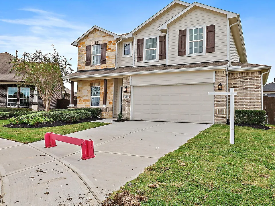 14307 Pecan Maple Dr