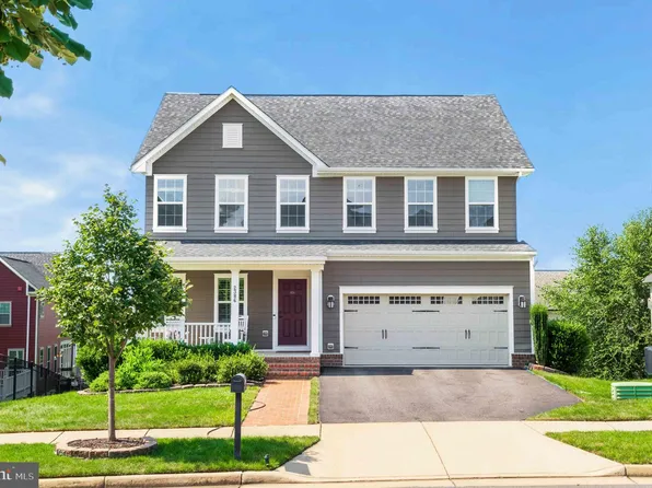 2386 Harmsworth Dr, Dumfries, VA 22026