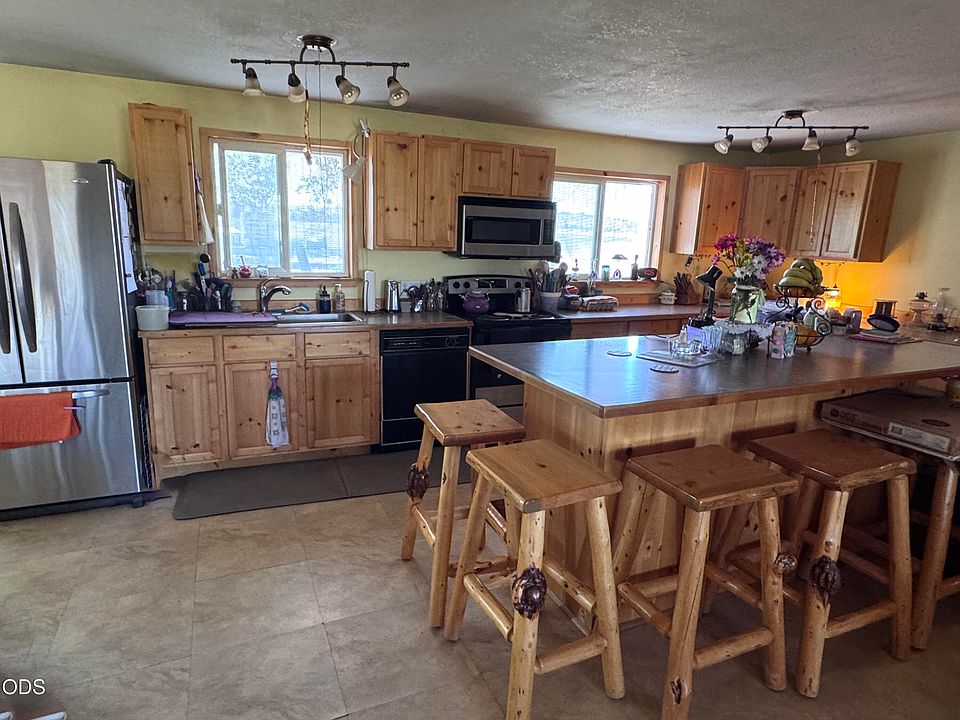 1st image of 4520 NE Clark Dr