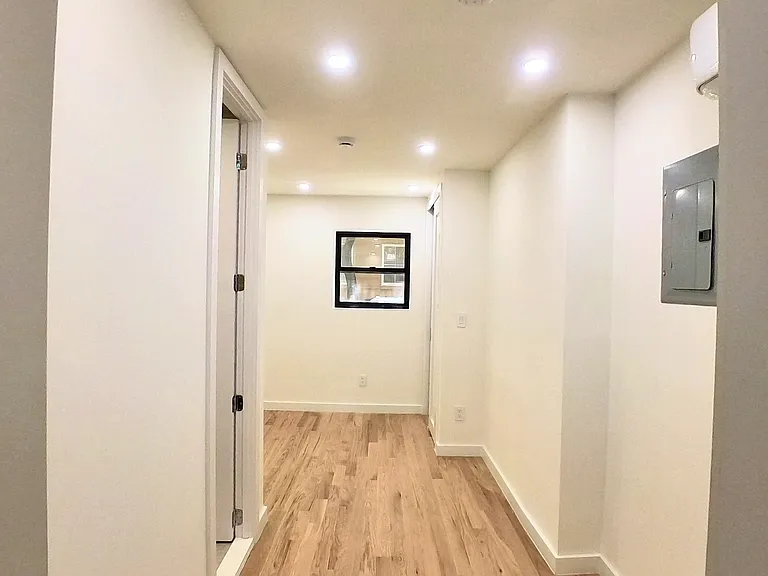 223 E 21st St #1F — Photo 5
