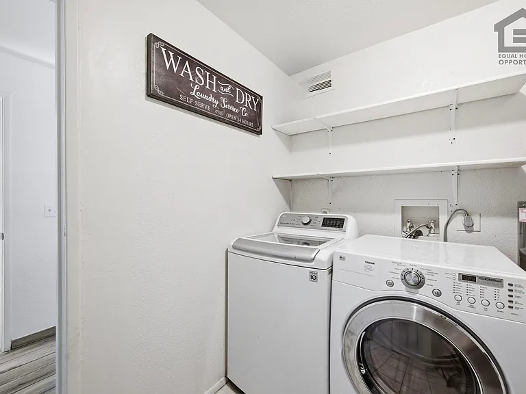 6011 W Townley Ave — Photo 18