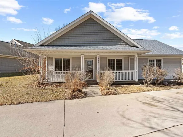 940 Longfellow Ct, Iowa City, IA 52240