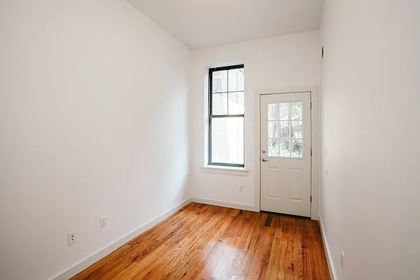 Rented by Nooklyn NYC LLC | media 21