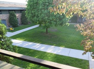 4050 W Rivers Edge Cir UNIT 11, Brown Deer, WI 53209