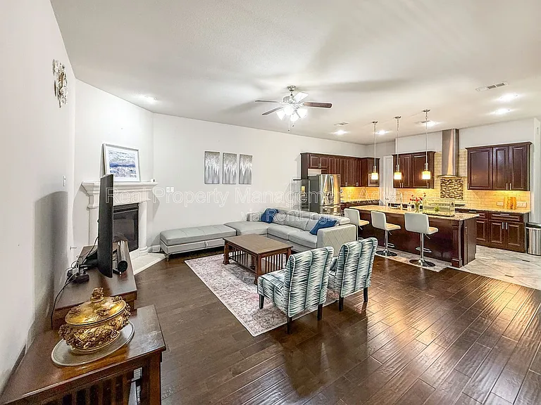 9209 Guadalupe St — Photo 8