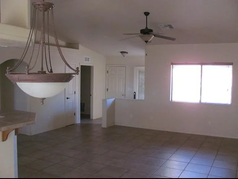 379 Meteor Ln — Photo 4
