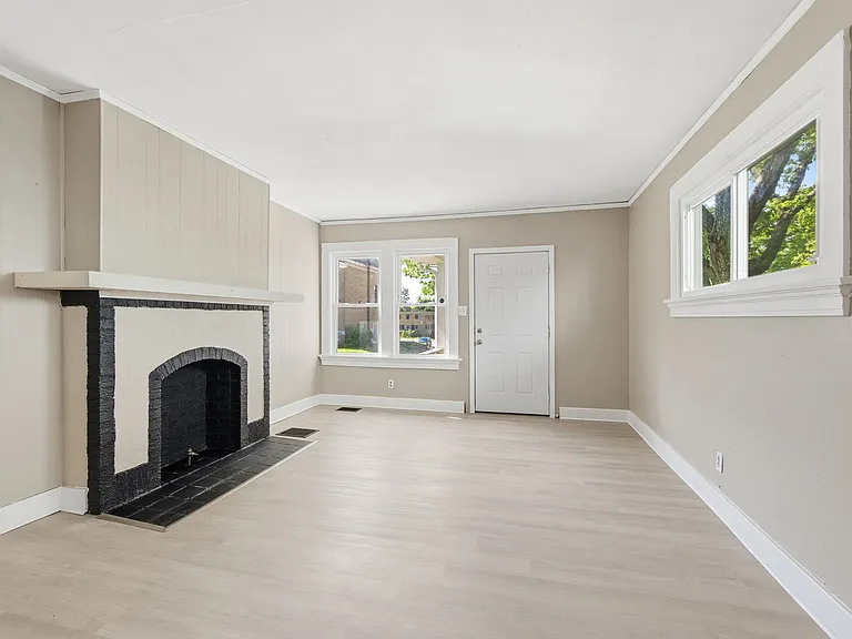 1119 Superior Ave #1119 — Photo 3