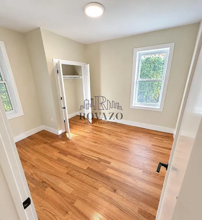 2 bed, 650 sqft, $2,150 — Photo 3
