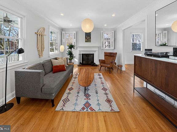 4th image of 2809 Rittenhouse St NW