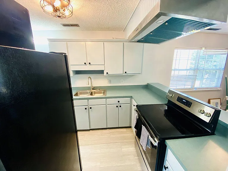 512 Joseph St #A — Photo 11