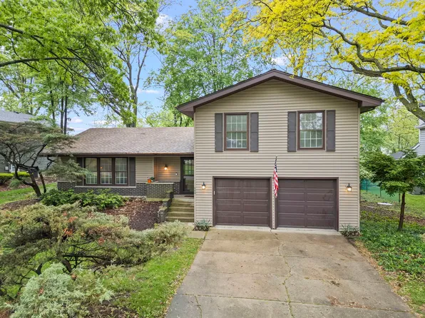 2S644 Devonshire Ln, Glen Ellyn, IL 60137