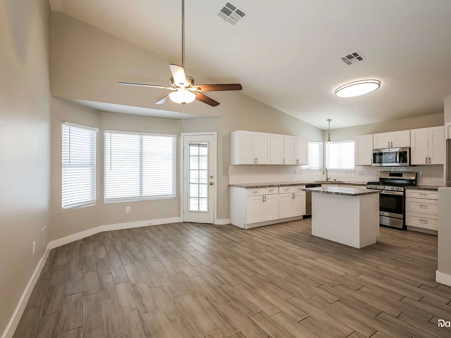 4 bed, 2.0 bath, 1669 sqft, $2,645 — Photo 4