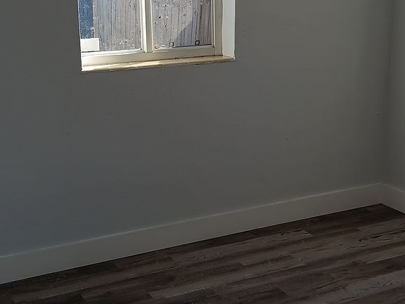 5th image of 2407 22nd Ave W