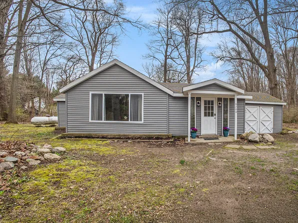 6280 Gleason Rd, Saugatuck, MI 49453
