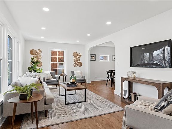 4th image of 1140 Blanchan Ave